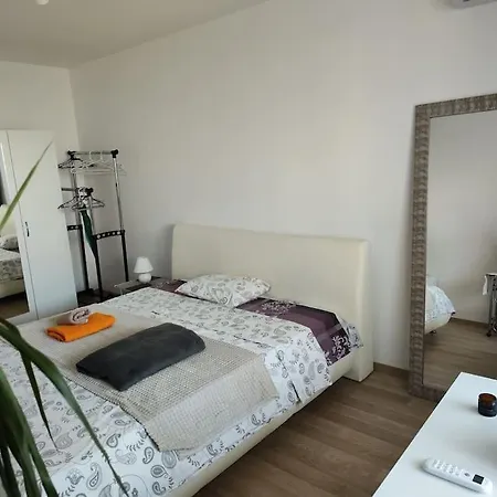 Apartament Sea Lazur - Next To The Burgas