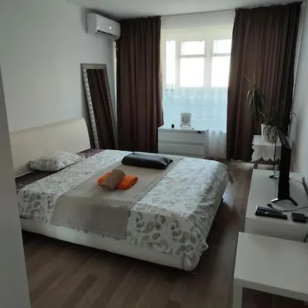 Sea Lazur - Next To The Apartment