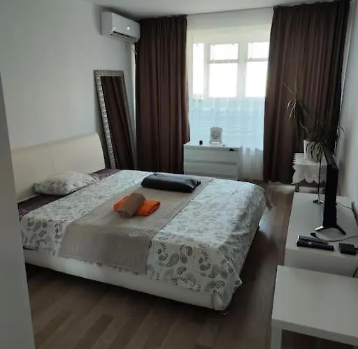 Sea Lazur - Next To The Apartment